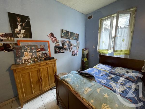 Immeuble à vendre  182 m2 GUISE - 02