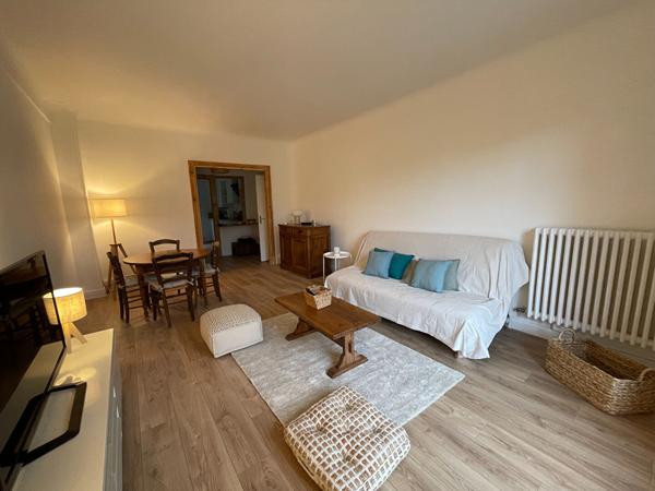 A LOUER - AIX - CHAMBRE COLOCATION AVEC BALCON - ETUDIANT 9 MOIS