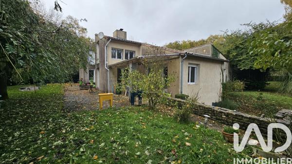 Maison à vendre 7 pièces 203 m² Villefagnan