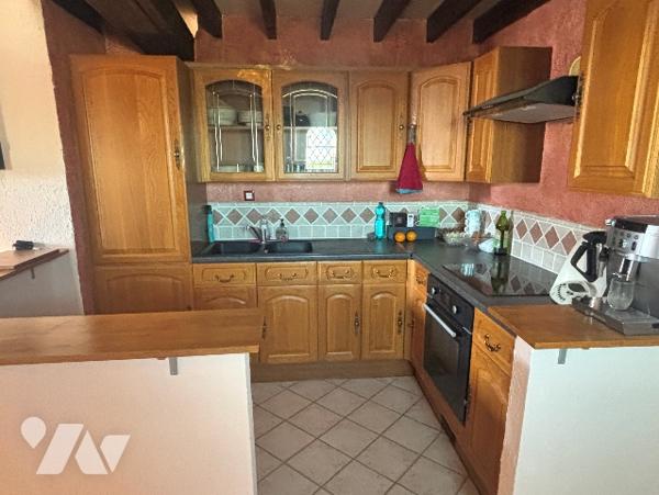 CHARTRES HISTORIQUE, VIEILLE VILLE
BEAU 3 PIECES 67.10m² CARREZ 3ème et DERNIER ETAGE