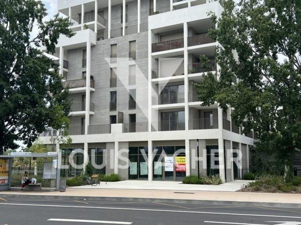 Murs commerciaux libres de 193 m² à vendre à Bordeaux