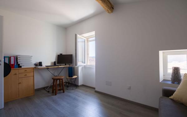 Maison à vendre    5 pièces • 187 m2 Reillanne