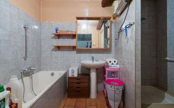 Maison à vendre    5 pièces • 187 m2 Reillanne