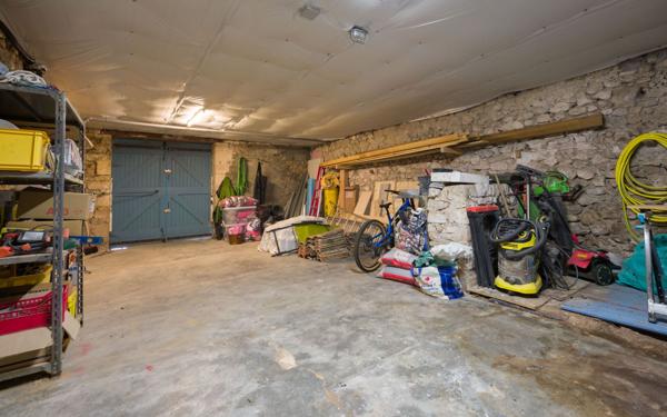 Maison à vendre    5 pièces • 187 m2 Reillanne