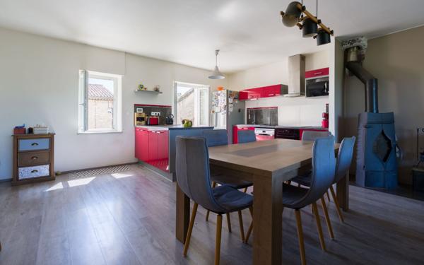 Maison à vendre    5 pièces • 187 m2 Reillanne