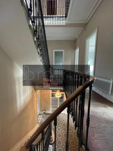 Bureau de 475 m² à louer à Bordeaux Cauderan