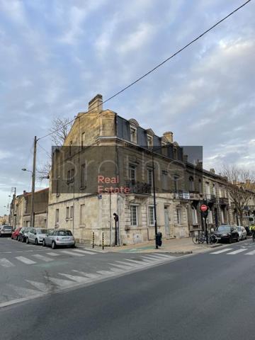 Bureau de 475 m² à louer à Bordeaux Cauderan
