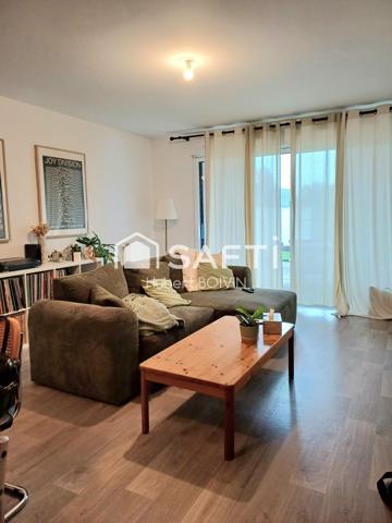 Très bel Appartement adapté PMR en Rez-de-jardin surélevé, Centre ville, cuisine aménagée/ équipée...Très lumineux...