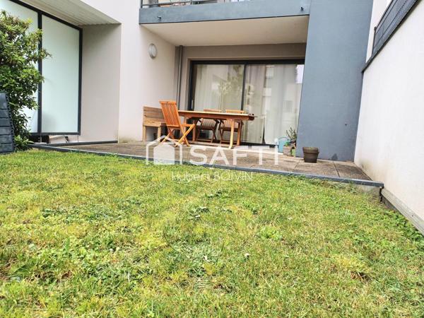 Très bel Appartement adapté PMR en Rez-de-jardin surélevé, Centre ville, cuisine aménagée/ équipée...Très lumineux...