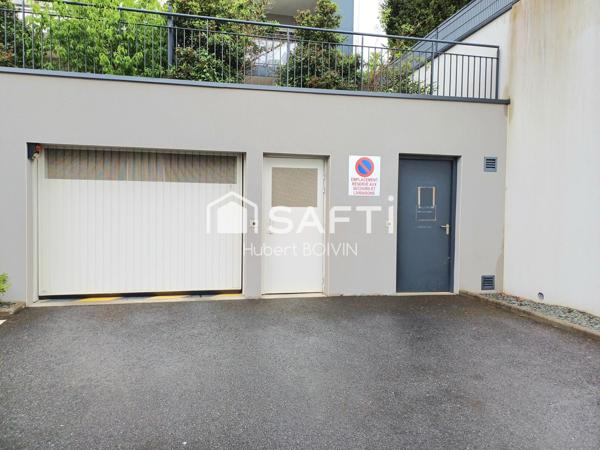 Très bel Appartement adapté PMR en Rez-de-jardin surélevé, Centre ville, cuisine aménagée/ équipée...Très lumineux...