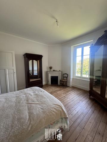 Maison 12 pièce(s) 9 chambre(s) 338 m²