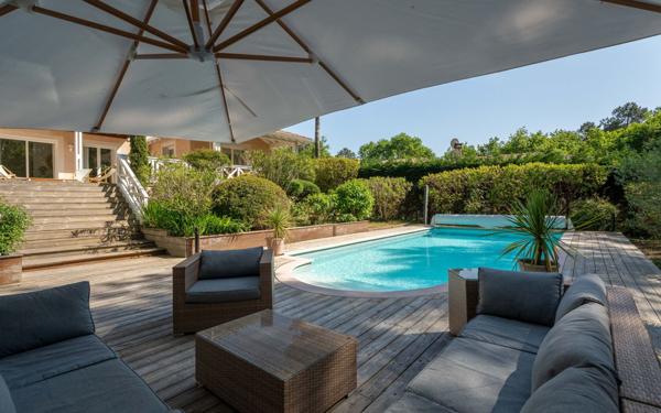 Maison à vendre    5 pièces •  Biscarrosse