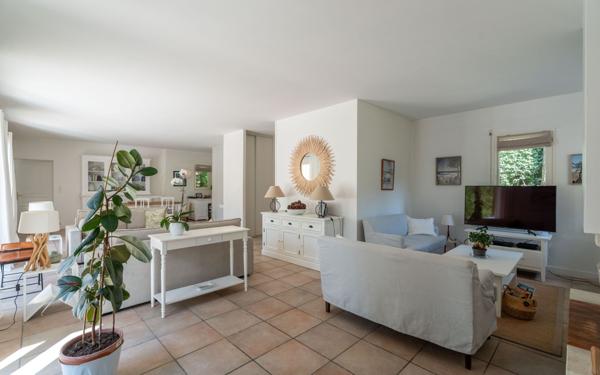 Maison à vendre    5 pièces •  Biscarrosse