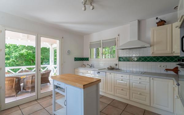 Maison à vendre    5 pièces •  Biscarrosse