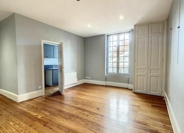 Appartement à louer    3 pièces •  Vichy
