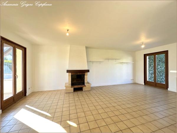 Courville-Sur-Eure - A vendre maison de plain pied, 2 chambres, terrain clos 563 m²