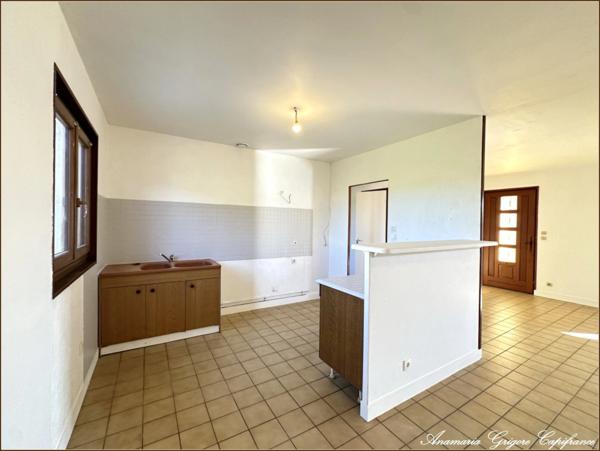 Courville-Sur-Eure - A vendre maison de plain pied, 2 chambres, terrain clos 563 m²