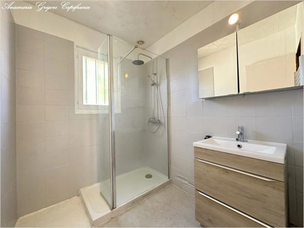 Courville-Sur-Eure - A vendre maison de plain pied, 2 chambres, terrain clos 563 m²