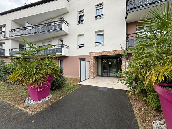Appartement meublé de 65 m² avec terrasse et parking