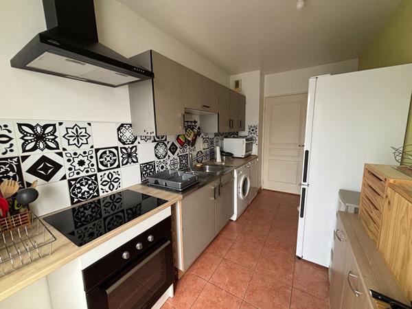 Appartement meublé de 65 m² avec terrasse et parking