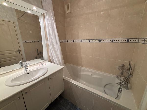 Appartement meublé de 65 m² avec terrasse et parking