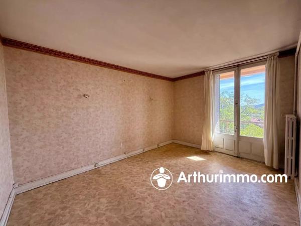 Vente                                                      Appartement
                        
                     4 pièces                      73 m2                     à Belfort