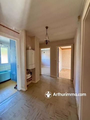 Vente                                                      Appartement
                        
                     4 pièces                      73 m2                     à Belfort