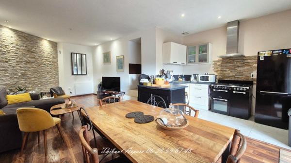 Grande maison de ville avec jardin, à deux pas des écoles, commerces et du centre-ville