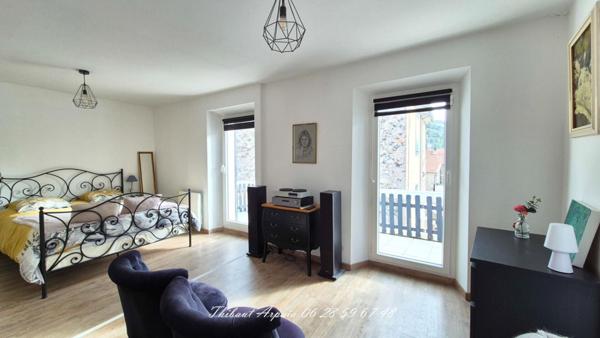 Grande maison de ville avec jardin, à deux pas des écoles, commerces et du centre-ville