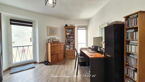 Grande maison de ville avec jardin, à deux pas des écoles, commerces et du centre-ville