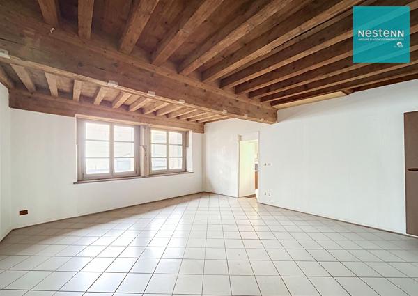 Appartement en RDC à rénover intégralement - 3 pièces - 71 m² - Du potentiel