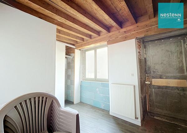 Appartement en RDC à rénover intégralement - 3 pièces - 71 m² - Du potentiel