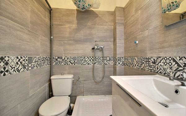 Appartement à vendre    1 pièce • 15 m2 Marseille 1