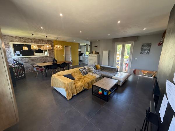 Voulangis (77580) Pavillon indépendant, quatre chambres dont trois de plain pied sur plus de 1100 m² de terrain clos.