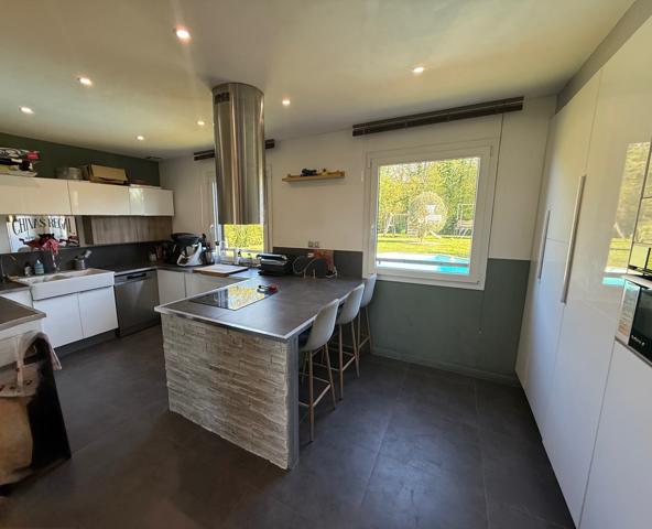 Voulangis (77580) Pavillon indépendant, quatre chambres dont trois de plain pied sur plus de 1100 m² de terrain clos.