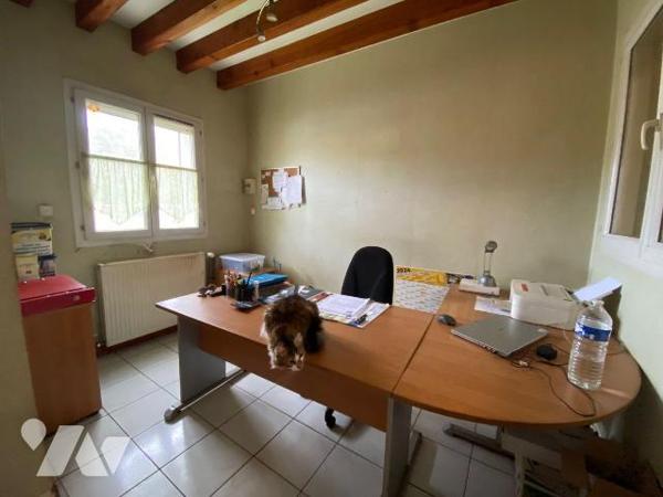 À Vendre à SALBRIS - Bâtiment à usage professionnel + maison sur un terrain d'1,36 hectare

S...