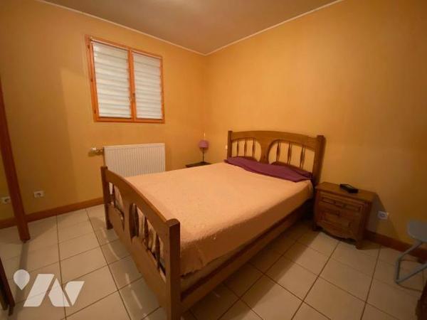 À Vendre à SALBRIS - Bâtiment à usage professionnel + maison sur un terrain d'1,36 hectare

S...