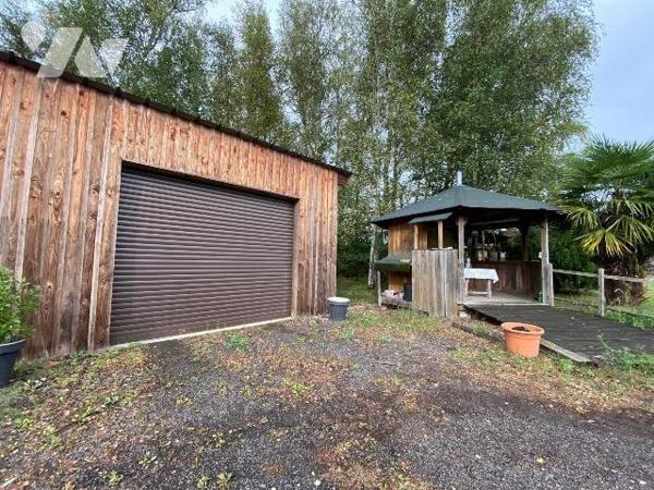 À Vendre à SALBRIS - Bâtiment à usage professionnel + maison sur un terrain d'1,36 hectare

S...