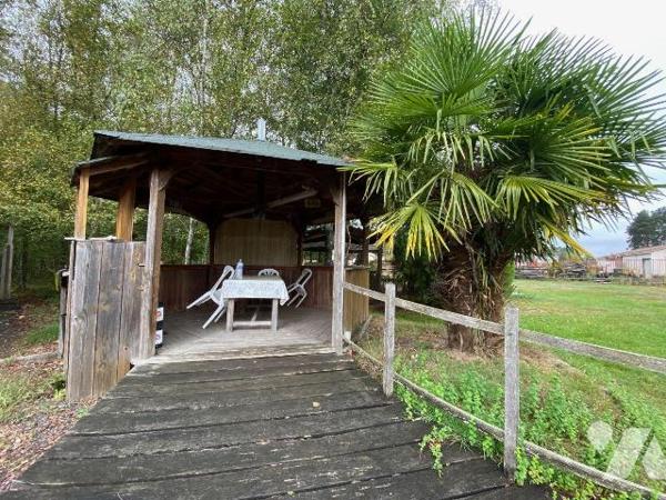 À Vendre à SALBRIS - Bâtiment à usage professionnel + maison sur un terrain d'1,36 hectare

S...