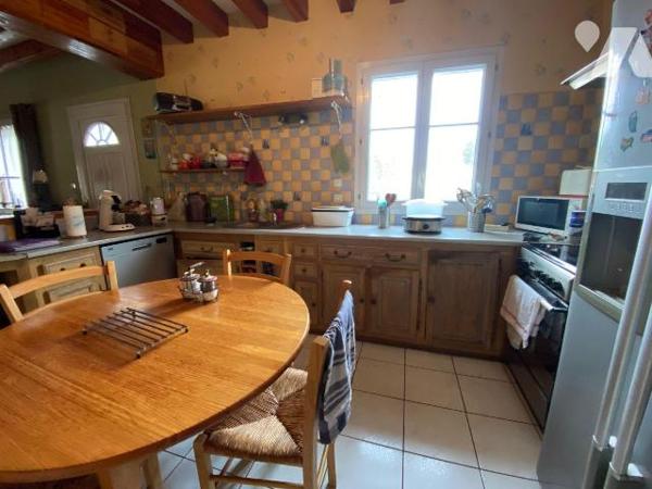 À Vendre à SALBRIS - Bâtiment à usage professionnel + maison sur un terrain d'1,36 hectare

S...