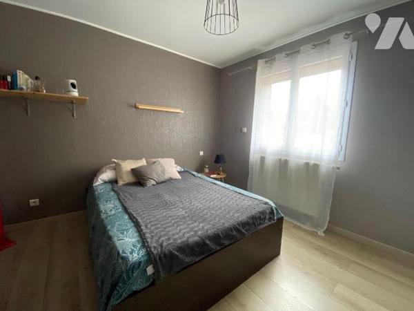 À Vendre à SALBRIS - Bâtiment à usage professionnel + maison sur un terrain d'1,36 hectare

S...