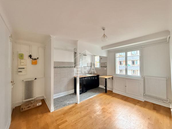 DERNIER ETAGE  2 pièces de 30 m2