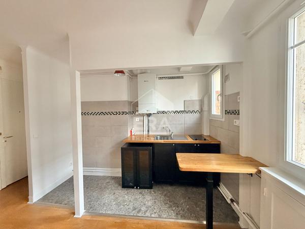 DERNIER ETAGE  2 pièces de 30 m2