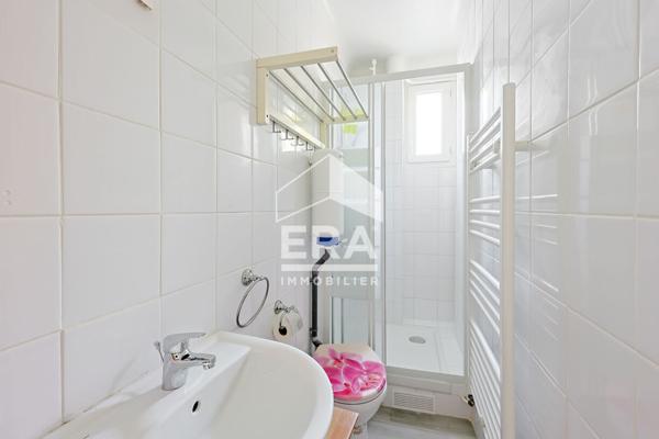 DERNIER ETAGE  2 pièces de 30 m2