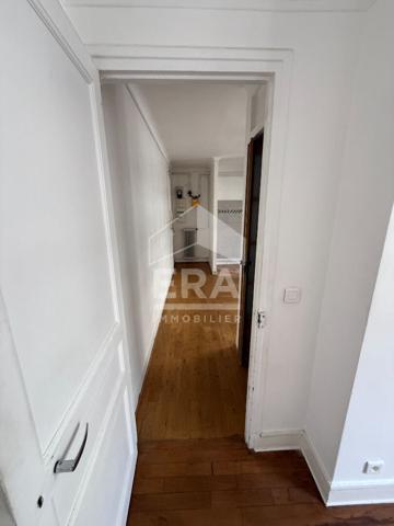 DERNIER ETAGE  2 pièces de 30 m2