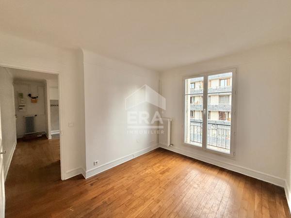 DERNIER ETAGE  2 pièces de 30 m2