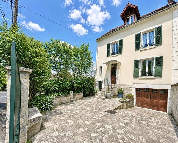 Maison Asnieres Sur Oise  147.93 m2