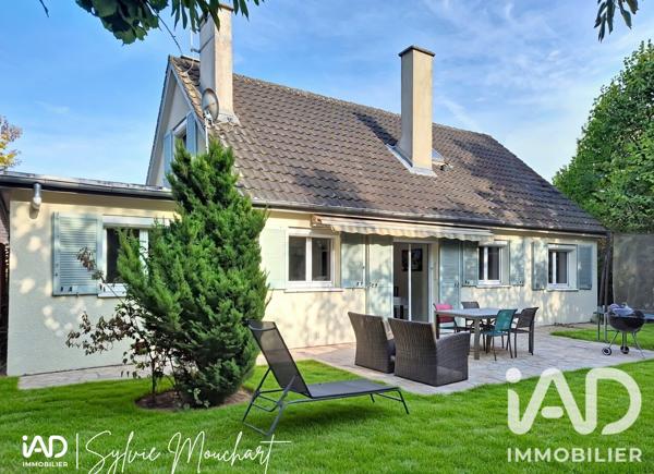 Maison à vendre 6 pièces 132 m² Le Mesnil-Saint-Denis