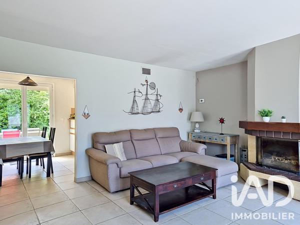 Maison à vendre 6 pièces 132 m² Le Mesnil-Saint-Denis