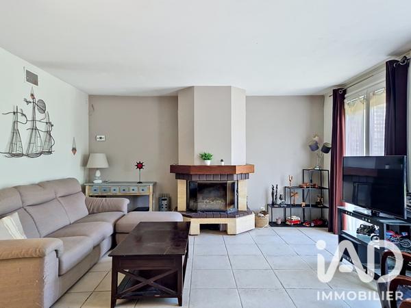 Maison à vendre 6 pièces 132 m² Le Mesnil-Saint-Denis